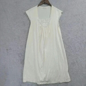 Vintage‎ Collectibles By JC Penney Nightgown With Lace  M Made in USA 26CT